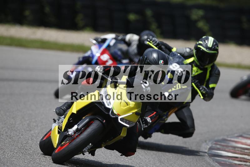 /Archiv-2024/29 12.06.2024 MOTO.CH Track Day ADR/Gruppe blau/28